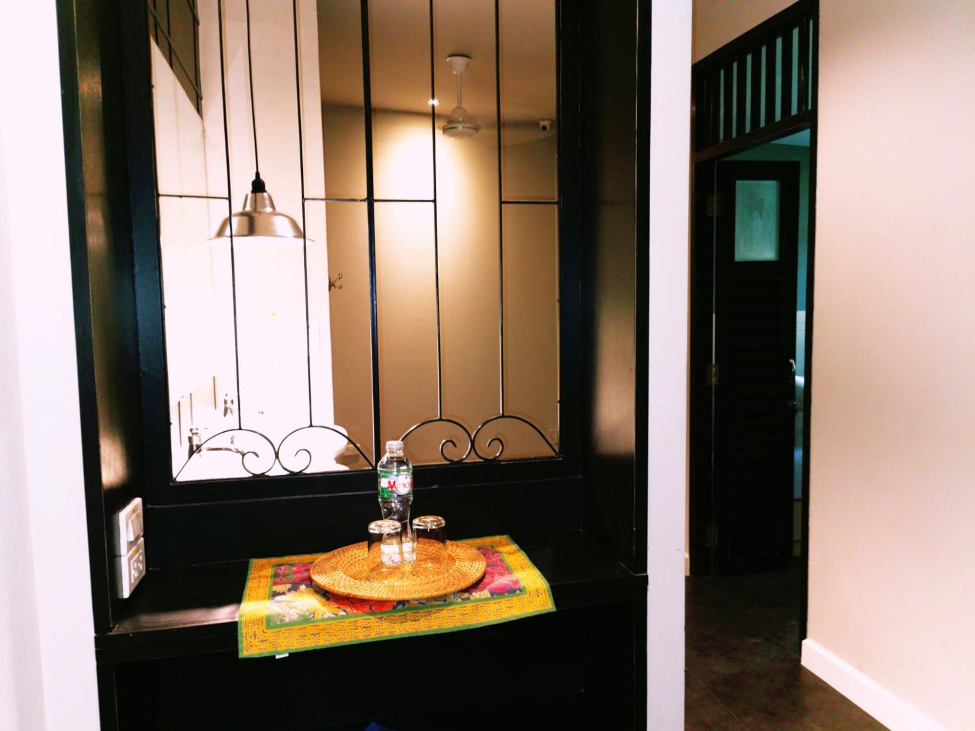 לינה וארוחת בוקר בנגקוק Chomm House חדר תמונה